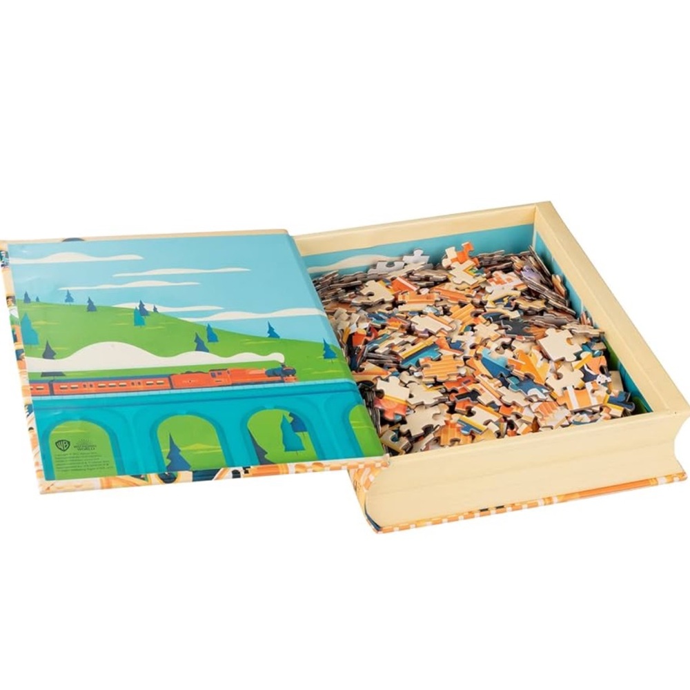 Harry Potter Hogwarts Jigsaw Puzzle with Keepsake Book Box, 500 Pieces
